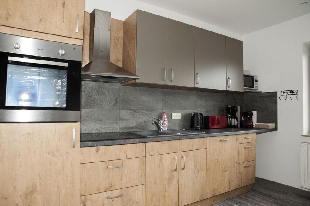 Exklusive Ferienwohnung Mit Balkon, 2 Schlafzimmer Im Haus Sertuerner Einbeck Exterior foto